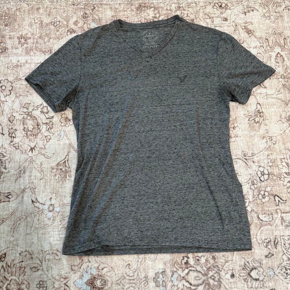 American Eagle AE Legend Heather Gray V-Neck Short Sleeve Tee Shirt Mens Medium